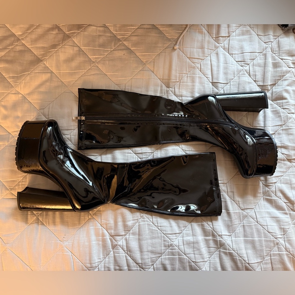 Vivianly Glossy Black Heeled Boots